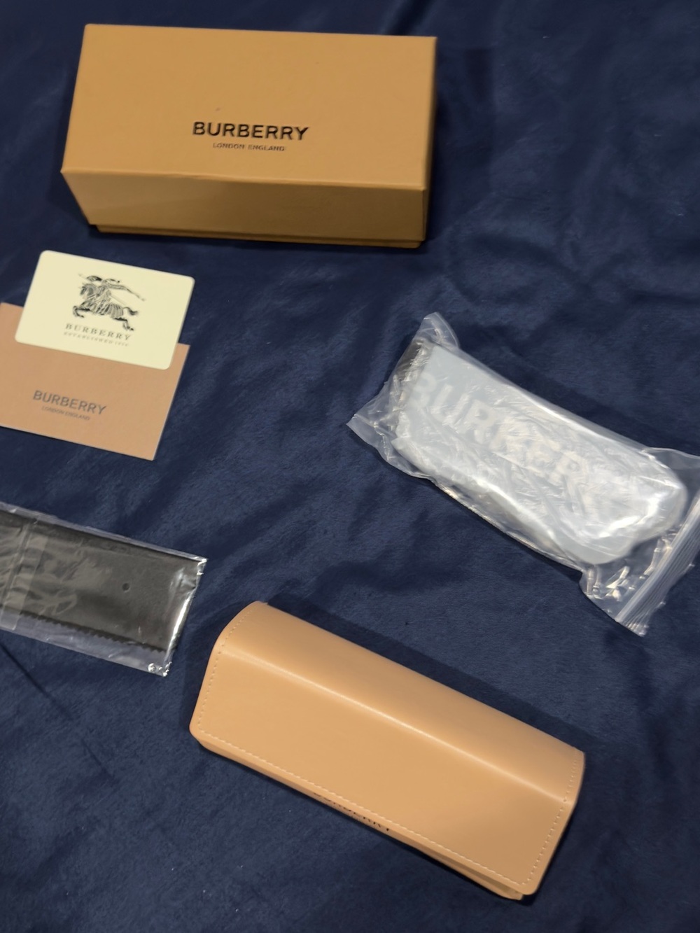 Burberry Black Shield Sunglasses with Beige Case and Box - Picture 4 of 4